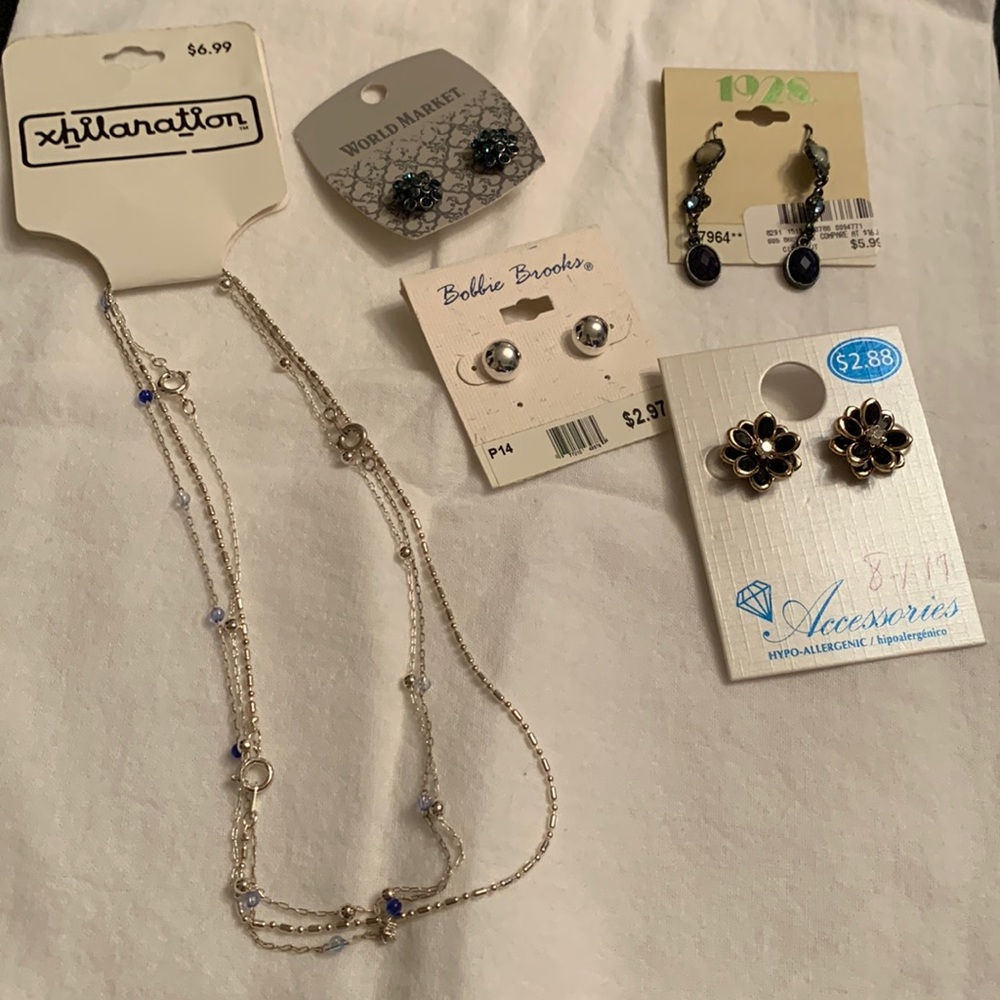 A necklace and 4 pairs of earrings